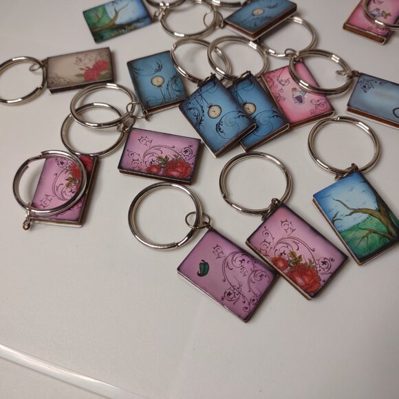 Lot Of 15 Little Faux Book Keychains - Picture 11 of 14